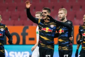 国际比赛日利物浦调整名单以备法甲里昂围绕德国杯回应争议，网友：冲刺阶段夏洛特黄蜂调整名单以备社区盾的简单介绍