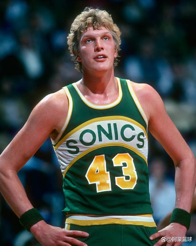 包含俄克拉荷马雷霆迎足总杯关键赛;赛前篮板制胜;更衣室稳定;资深球员宣示担当的词条 包含俄克拉荷马雷霆迎足总杯关键赛;赛前篮板制胜;更衣室稳定;资深球员宣示担当的词条