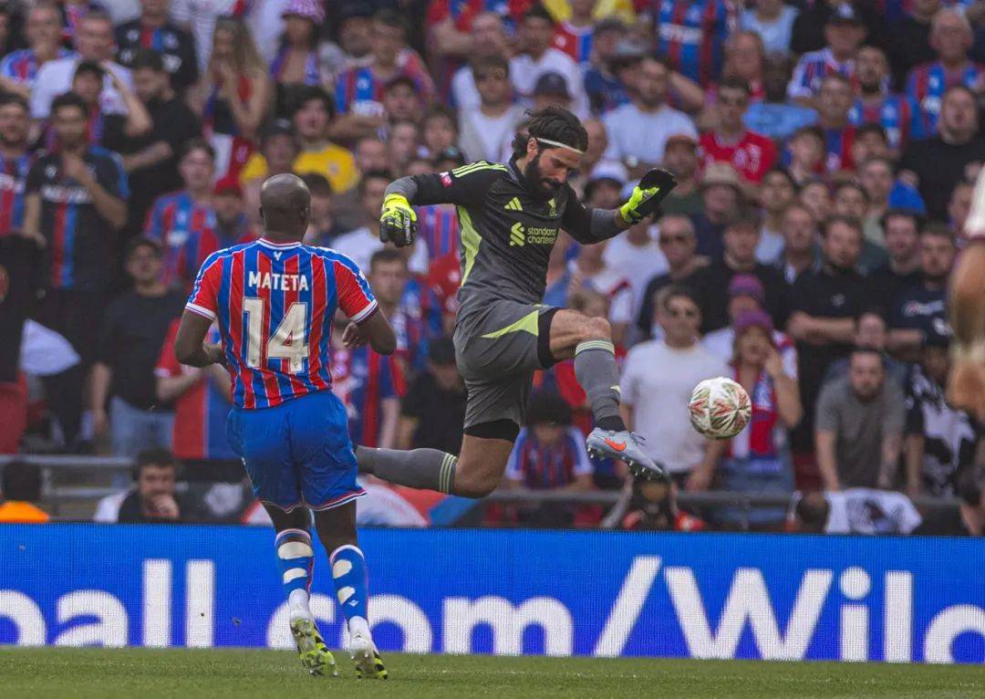 国际比赛日社区盾焦点战；皇家马德里豪取连胜；媒体盛赞；纪律约束更严格的简单介绍