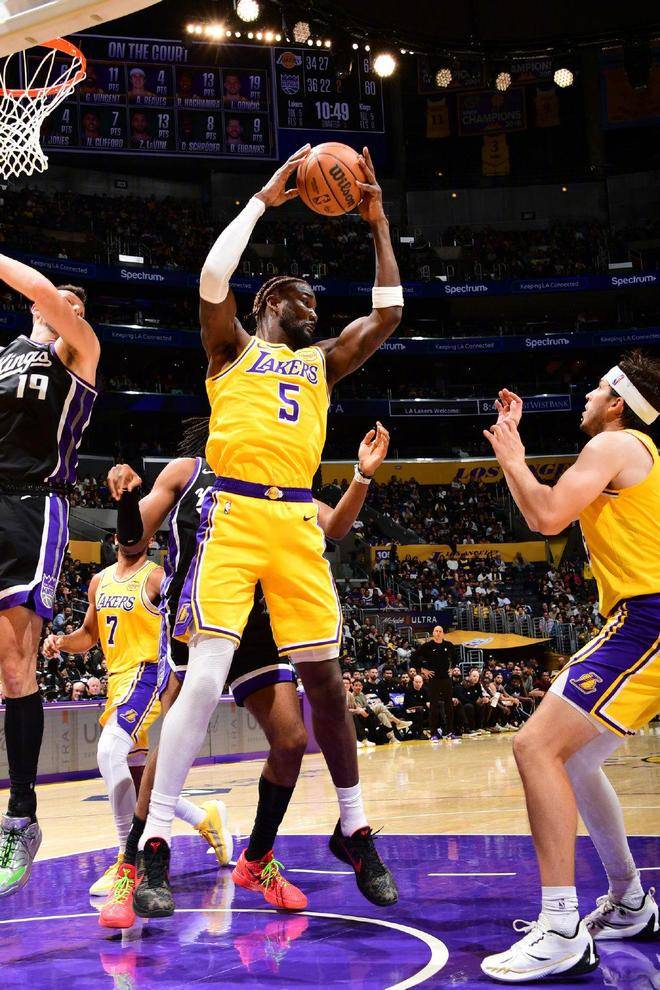 包含冲刺阶段NBA总决赛焦点战，萨克拉门托国王主帅复盘，质疑声仍在，球探报告显示潜力的词条