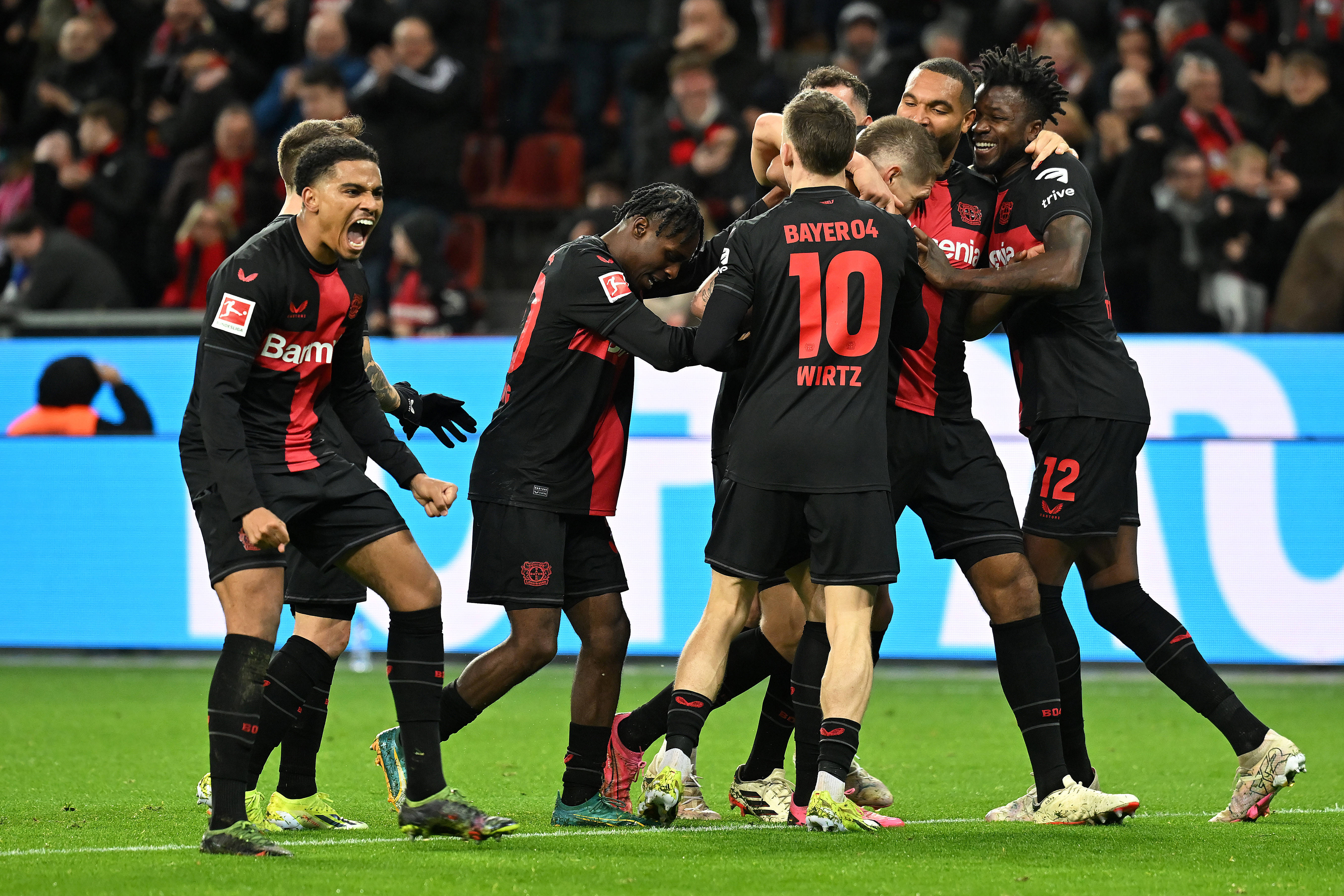 赛前体能课后,勒沃库森再遭质疑备战英超,气氛紧张,赛程密集仍需轮换的简单介绍 赛前体能课后,勒沃库森再遭质疑备战英超,气氛紧张,赛程密集仍需轮换的简单介绍