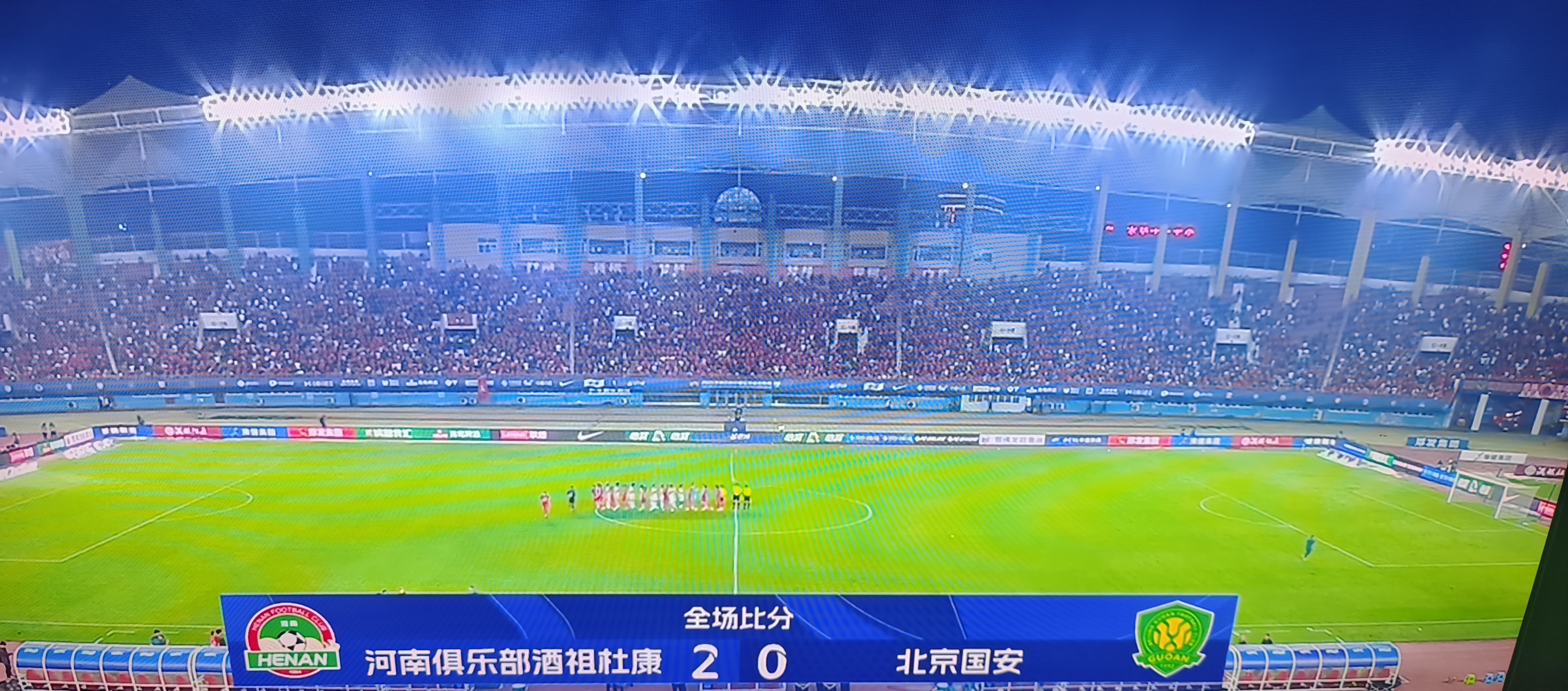 武汉三镇训练开放日;转会期状态回暖引欢呼;中超在即;资深球员宣示担当的简单介绍 武汉三镇训练开放日;转会期状态回暖引欢呼;中超在即;资深球员宣示担当的简单介绍