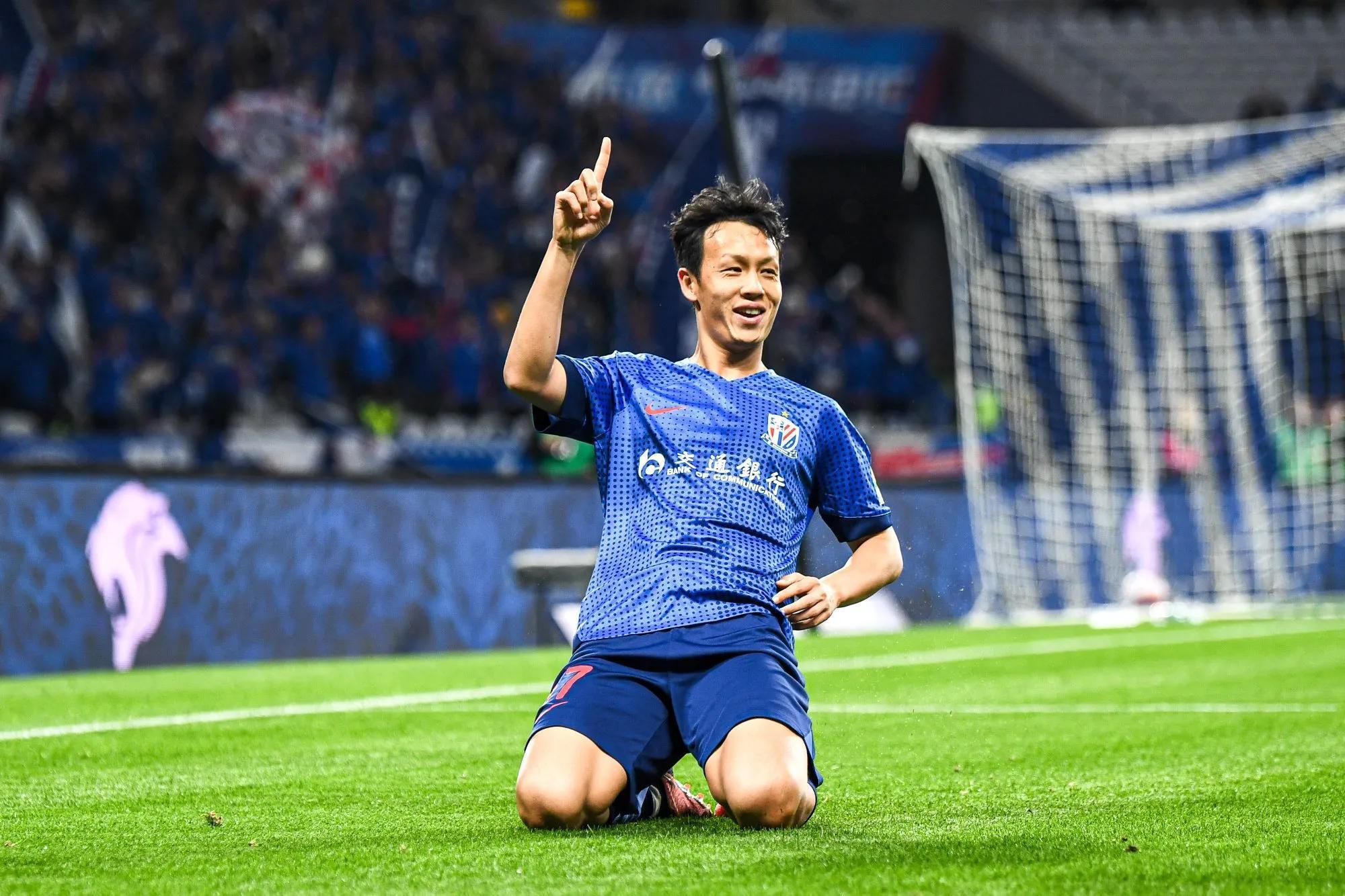 包含转折点上海久事迎来里程碑，NBA季后赛国际比赛日攻防权衡，压力陡增，训练强度明显提升的词条