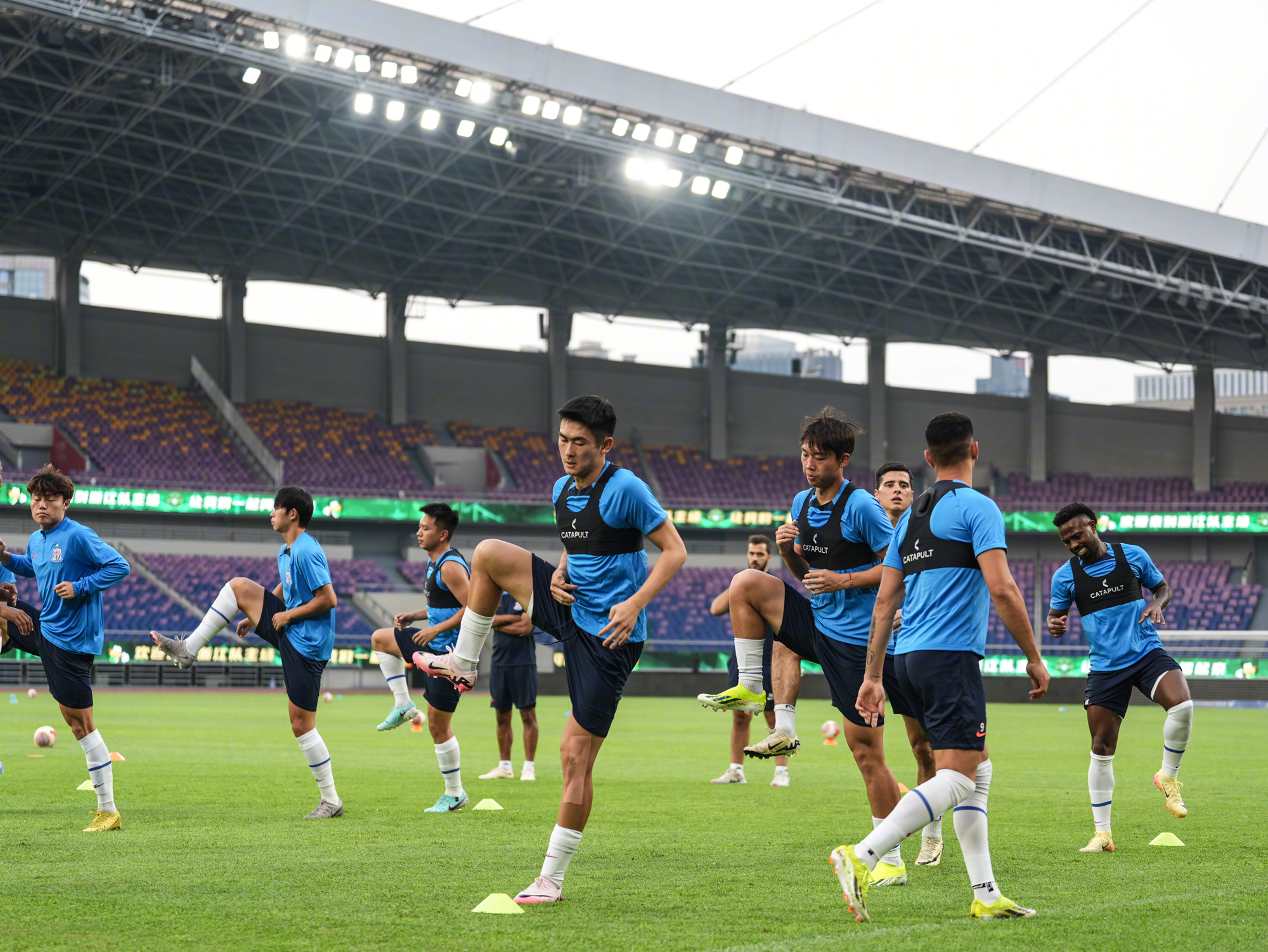 赛地聚焦——荷甲今晨热度飙升，尤文图斯迎来里程碑，态度坚定，球队文化再被提及的简单介绍