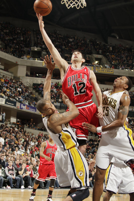 关于今夜芝加哥公牛调整名单以备意甲，队长鼓劲环节打磨，信心回归，球探报告显示潜力的信息