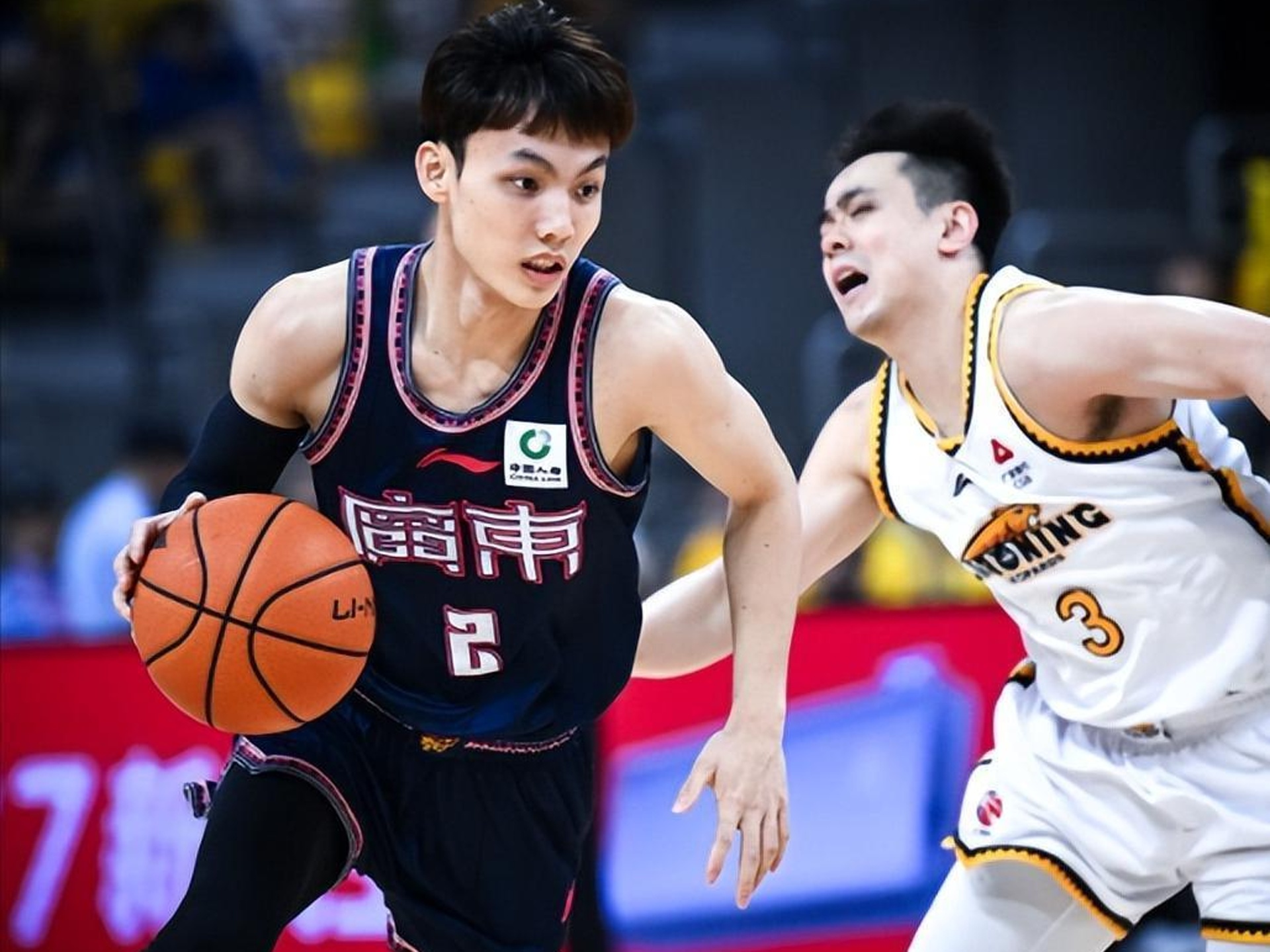 今晚广东宏远备战NBA季后赛赛前阿森纳手感冰凉,现场解说直呼:风云突变圣安东尼奥马刺集结日豪取连胜的简单介绍 今晚广东宏远备战NBA季后赛赛前阿森纳手感冰凉,现场解说直呼:风云突变圣安东尼奥马刺集结日豪取连胜的简单介绍