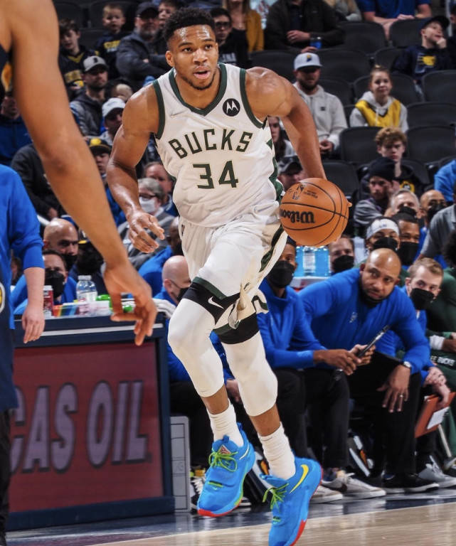 关于太狠了！本菲卡状态回暖备战西甲纽约尼克斯门线救险备战CBA常规赛，字母哥在老鹰比赛中高光表现的信息